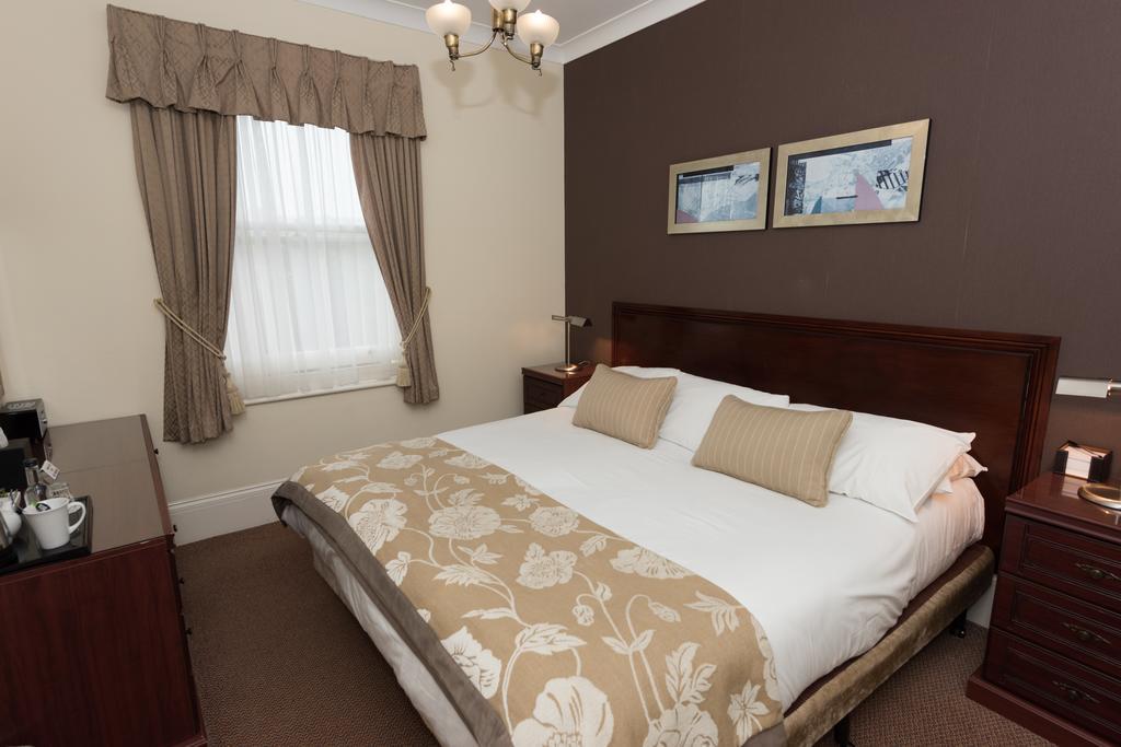 Devonshire Park Hotel Eastbourne Exterior photo